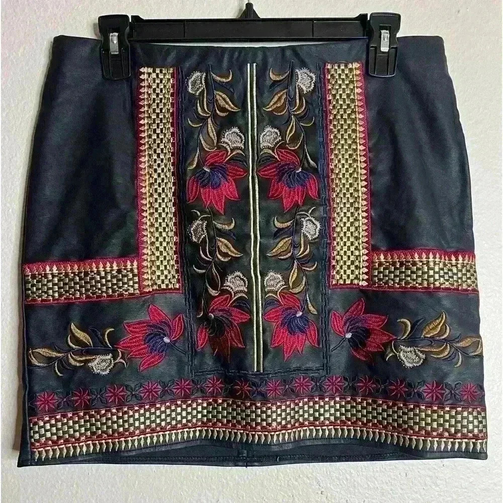 Romeo & Juliet Couture Black Skirt